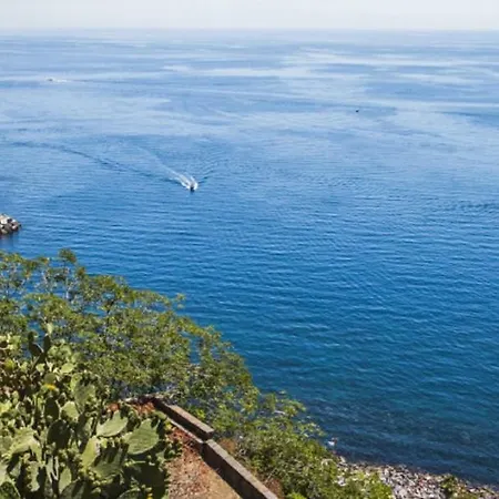 Villa With Rooftop Garden & Sea View *