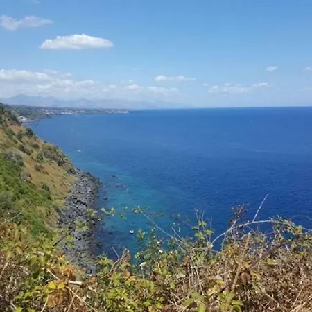 Villa With Rooftop Garden & Sea View Acireale