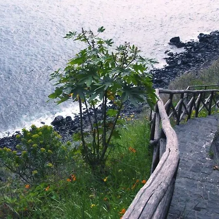 Villa With Rooftop Garden & Sea View *